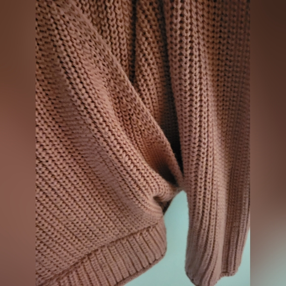 Chunky knit faux wrap sweater - Picture 4 of 8